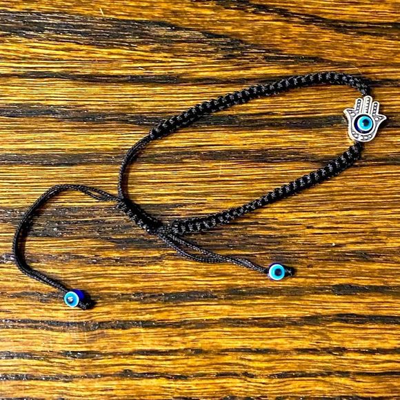 Hand Evil Eye Macrame Bracelet - Picture 2 of 4